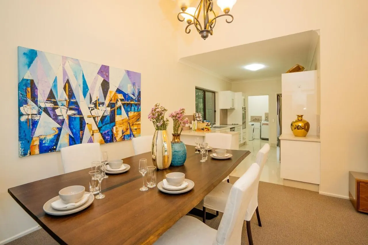 Private Retreat With & Ocean Views Close To Theme Parks Gold Coast