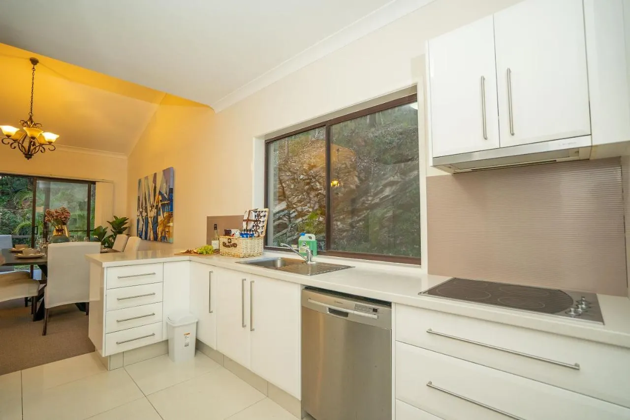 Private Retreat With & Ocean Views Close To Theme Parks Holiday home Gold Coast