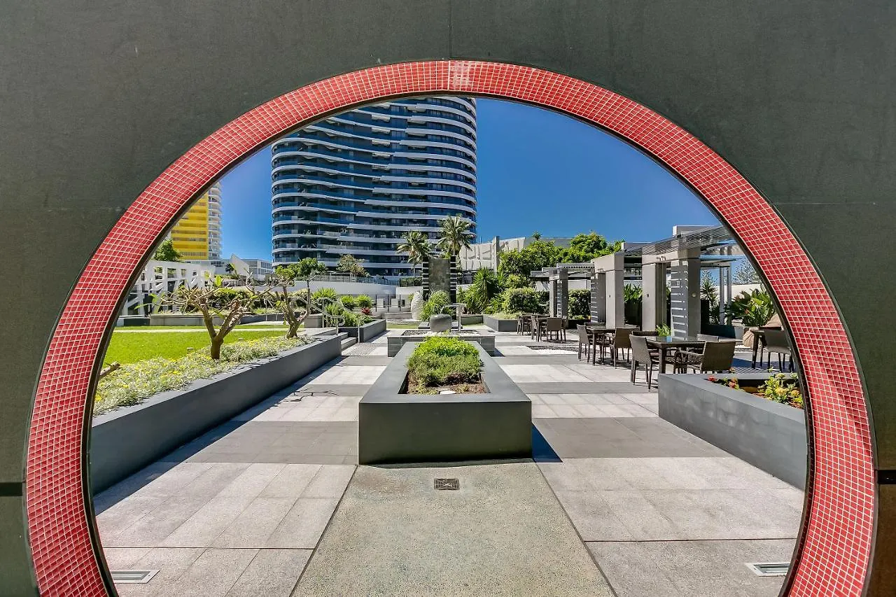 Oracle - Q Apartment *