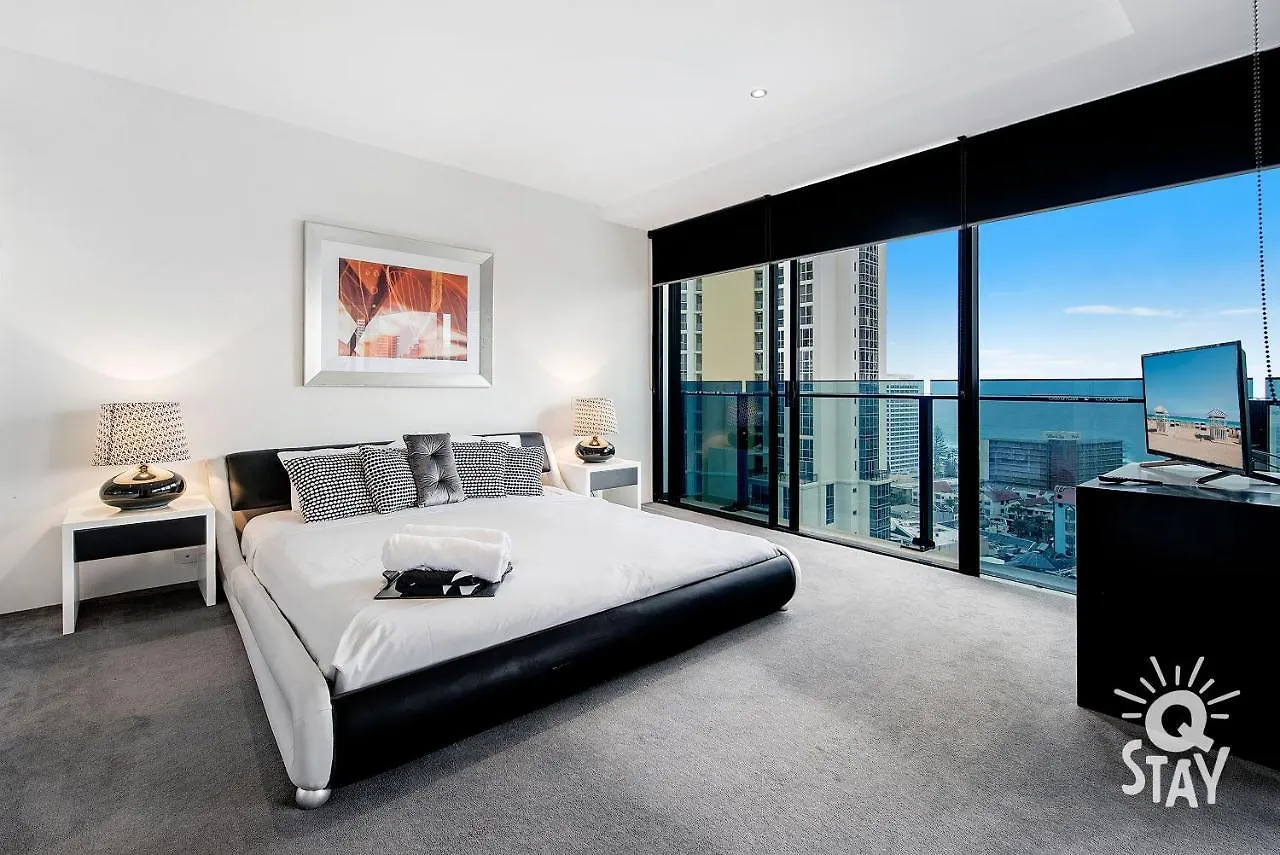 Circle On Cavill, 1 Bedroom Ocean Family Surfers Paradise Apartment