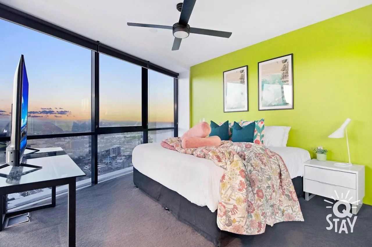 Apartment Circle On Cavill - 2 Bedroom Ocean View Units Gold Coast