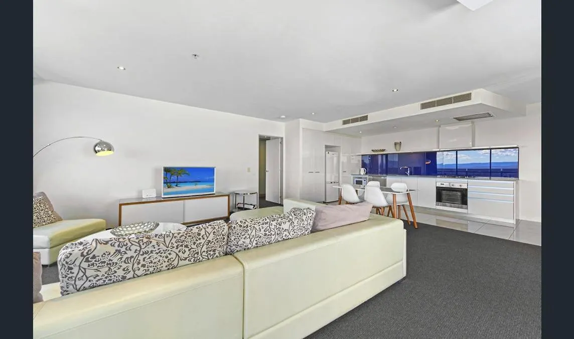 Cavill Avenue Luxury Private Apartment *