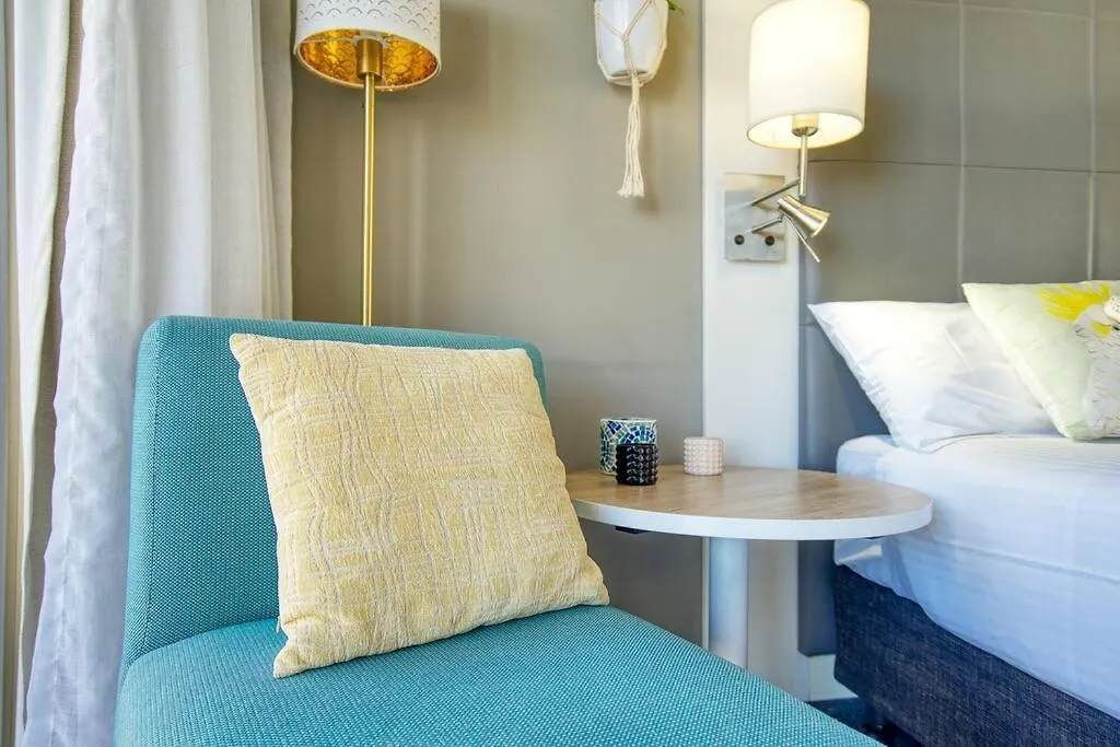 Apartment Gorgeous Studio Right In The Heart Of Surfers *