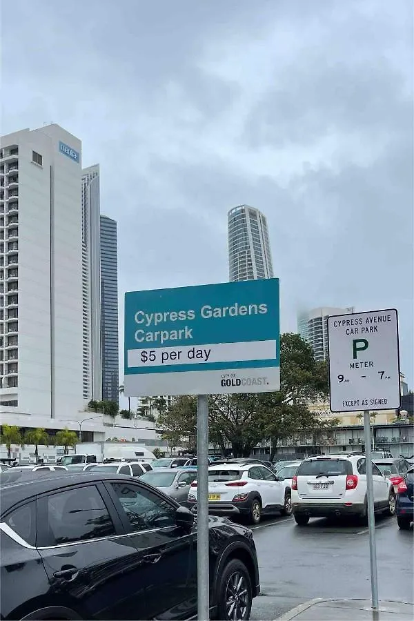 Apartment Surfers Ocean View Sleeps 4, Free Wifi, Washing Machine, Large Fridge Gold Coast