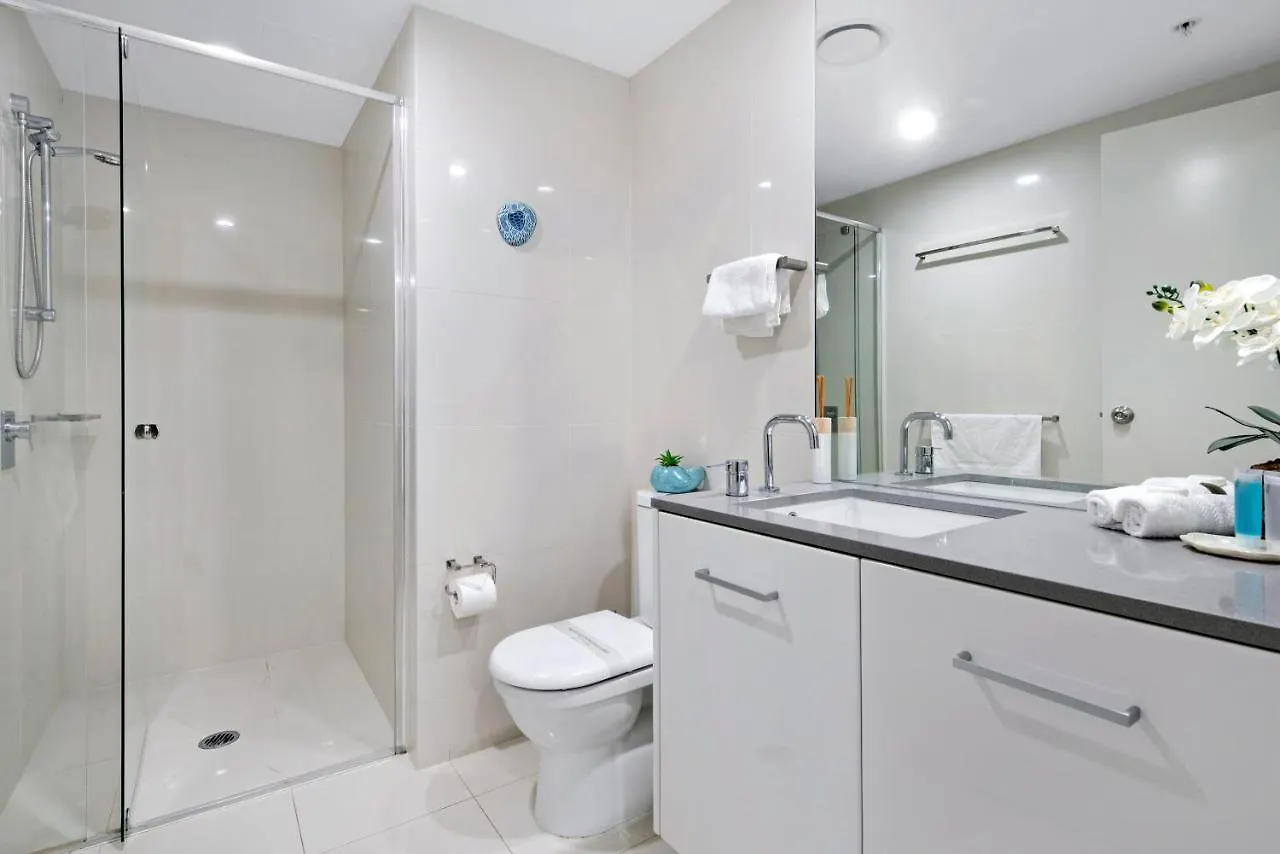 Apartment Circle On Cavill Surfers Paradise- 3 Bedroom