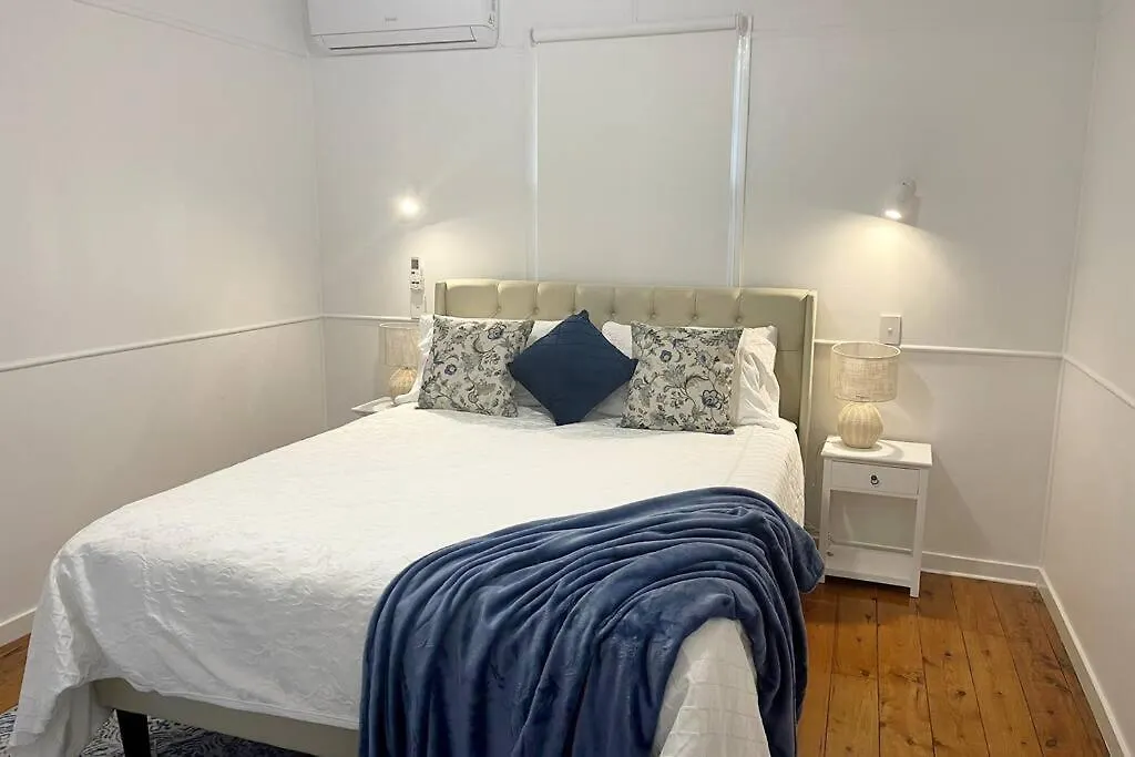 House 100ms To Freshly Renovated New Appliances *