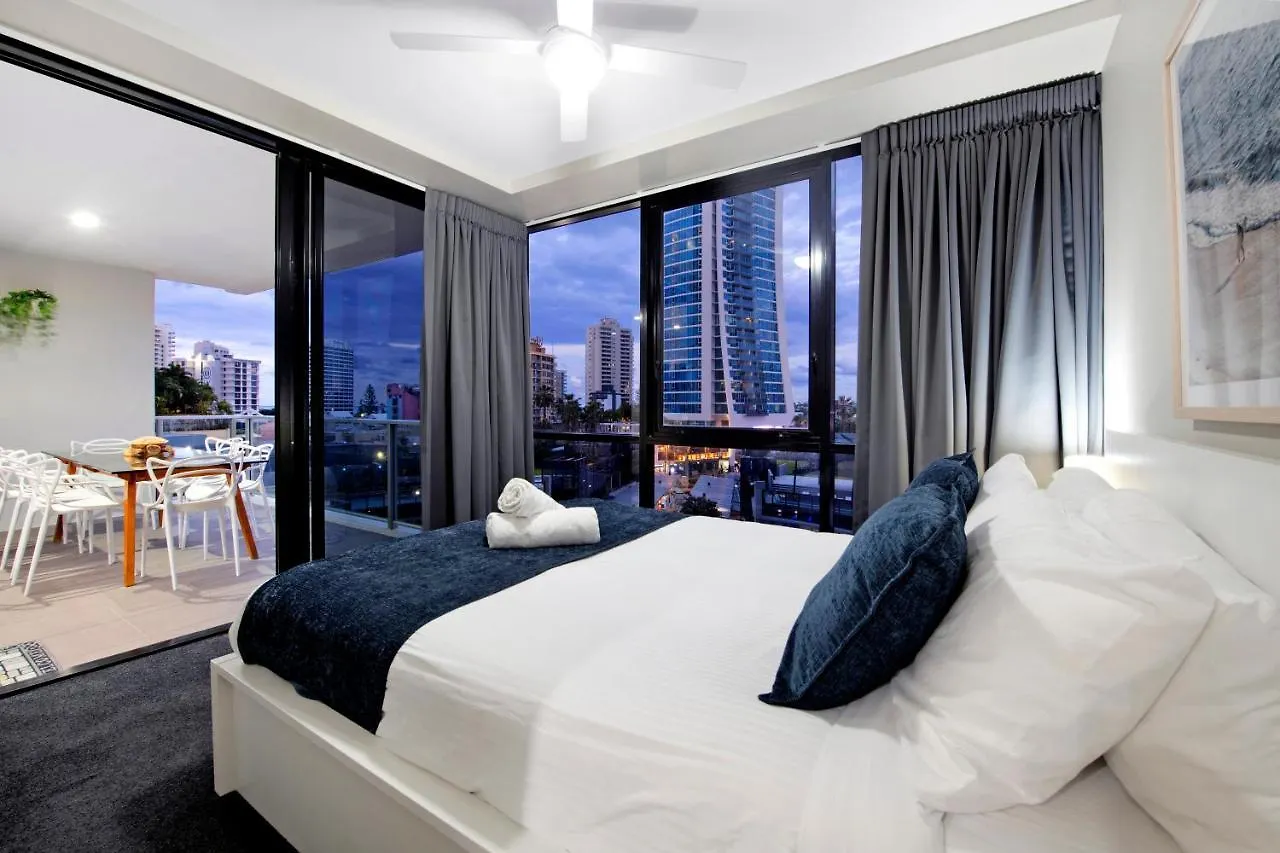 Circle On Cavill Surfers Paradise- 3 Bedroom