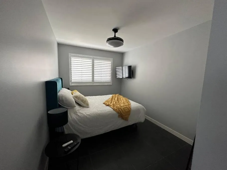 Gough House - Hosted By Burleigh Letting