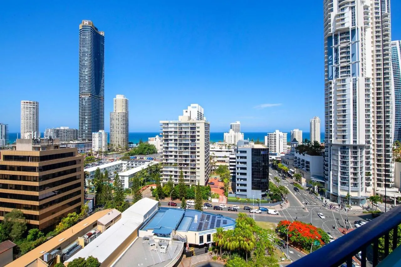 Large Waterfront In Surfers Paradise - Coasthm Gold Coast