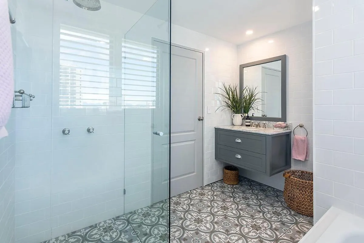 Apartment Beachfront Surfers Paradise Berkeley By The Sea *