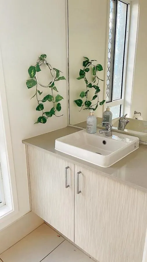 Проживание в семье Near Helensvale Station Голд-Кост