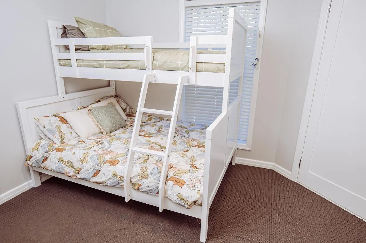 Luxury Canal Paradise, 3 Bed In Broadbeach Waters Holiday home *