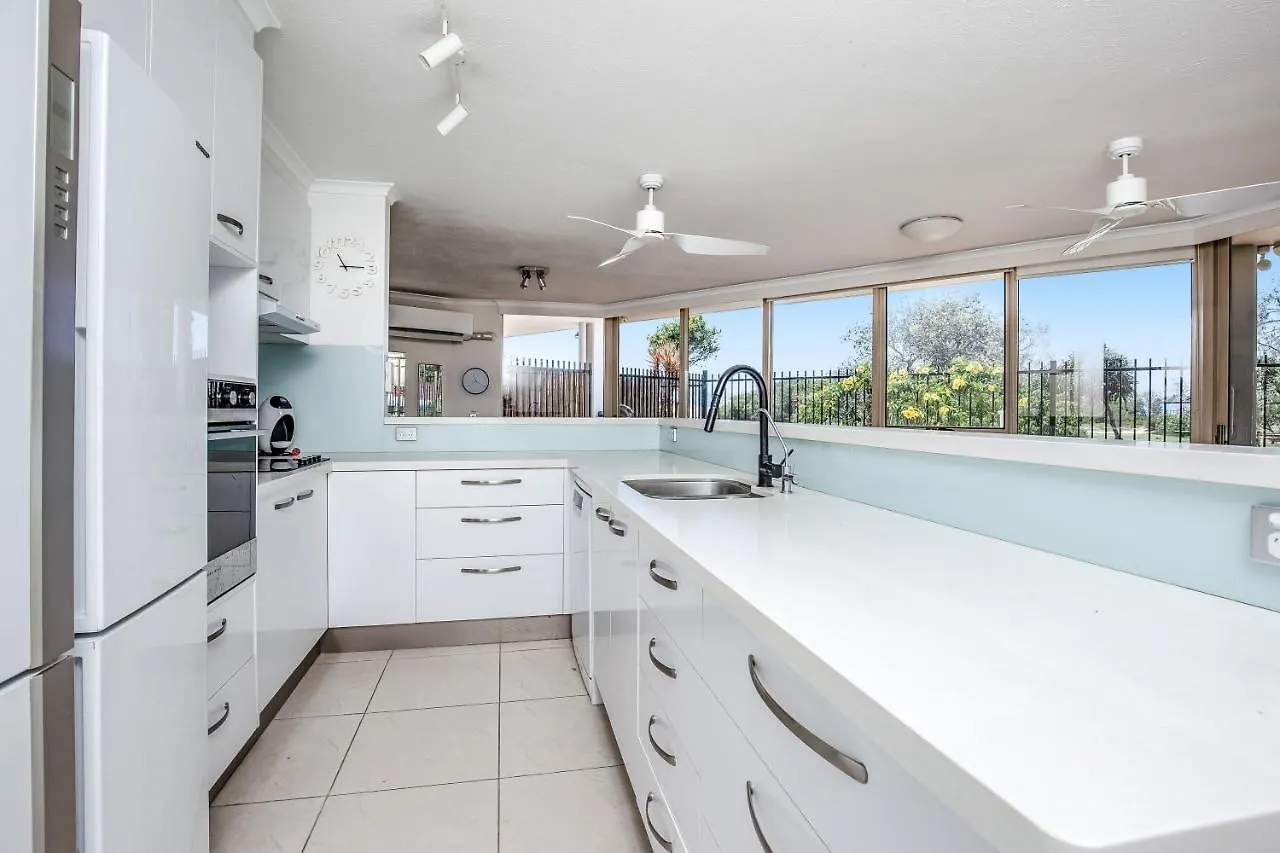 Aparthotel Sandcastles On Currumbin Beachfront, Gold Coast