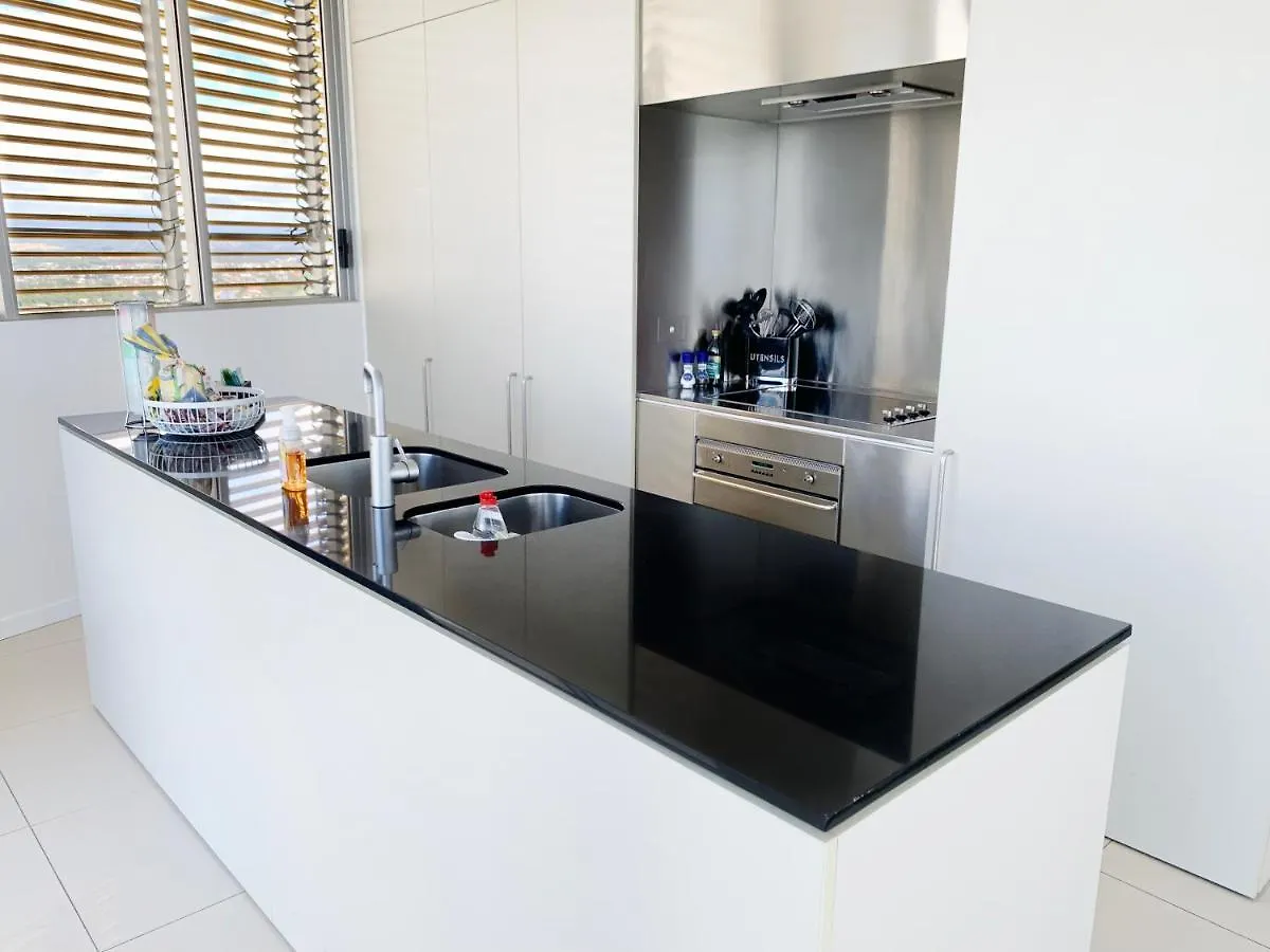 Air On Broadbeach Beachfront 2level Stunning With 180 Degree Views *