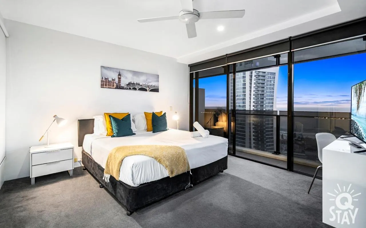 Circle On Cavill, 1 Bedroom Ocean Family Surfers Paradise Apartment *