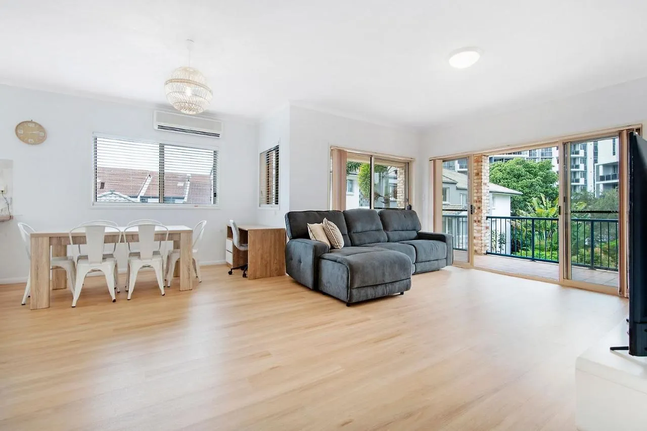 Southport Spacious Three Bedroom Getaway - Coasthm