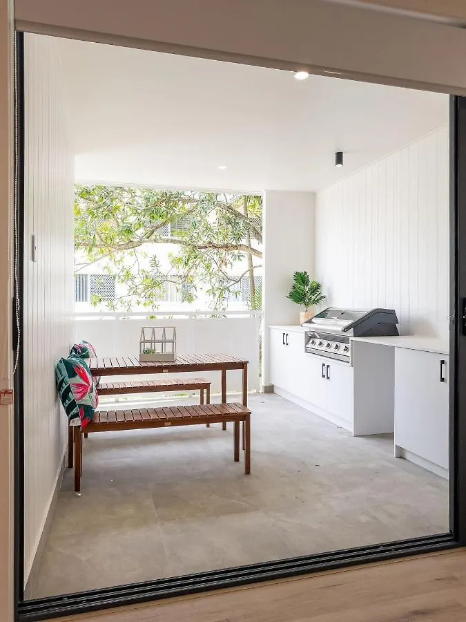 Unique Kirra Townhouse Villa *