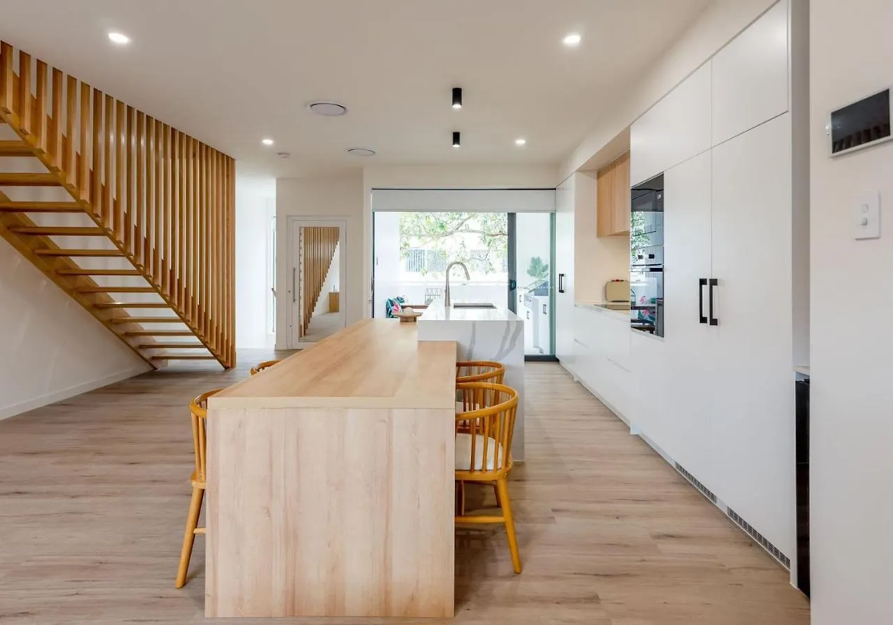 Unique Kirra Townhouse