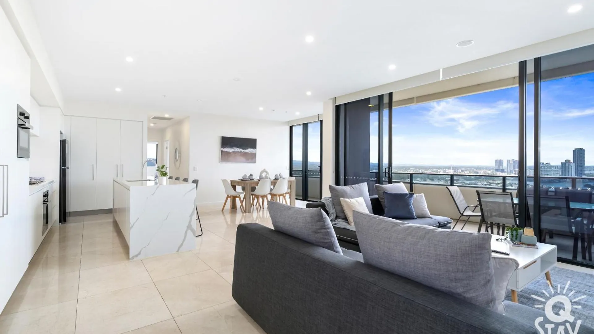 Ruby - Qstay Apartment *