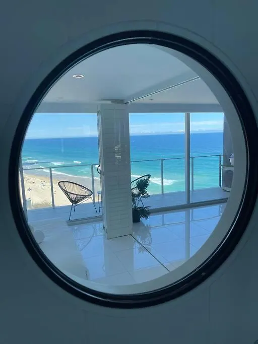 Absolute Beachfront Surfers Paradise Appartamento *