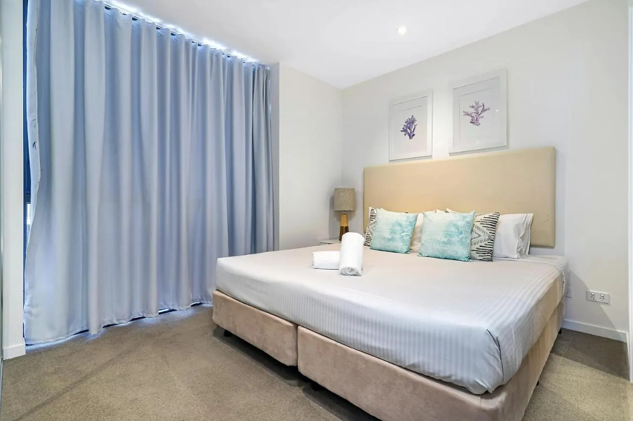 Seaside Serenity Broadbeach Ocean View Paradise Apartment *
