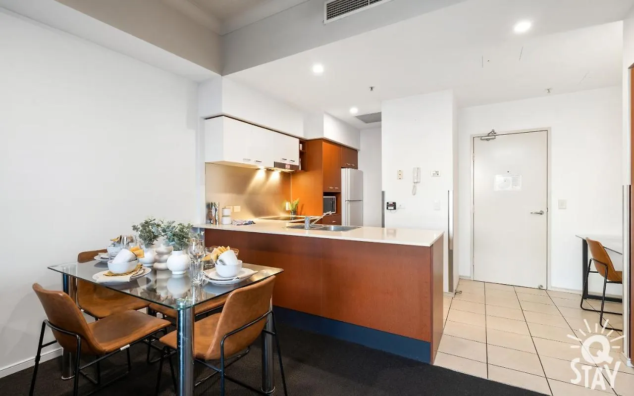 2 Bedroom 1 Bathroom - Centre Of Surfers Paradise, Chevron Renaissance Apartment Gold Coast