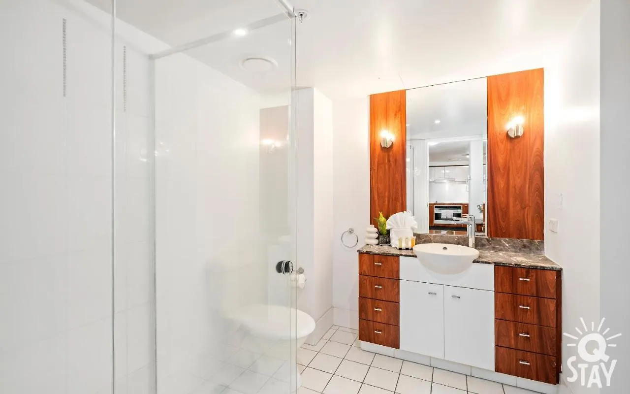 Apartment 2 Bedroom 1 Bathroom - Centre Of Surfers Paradise, Chevron Renaissance