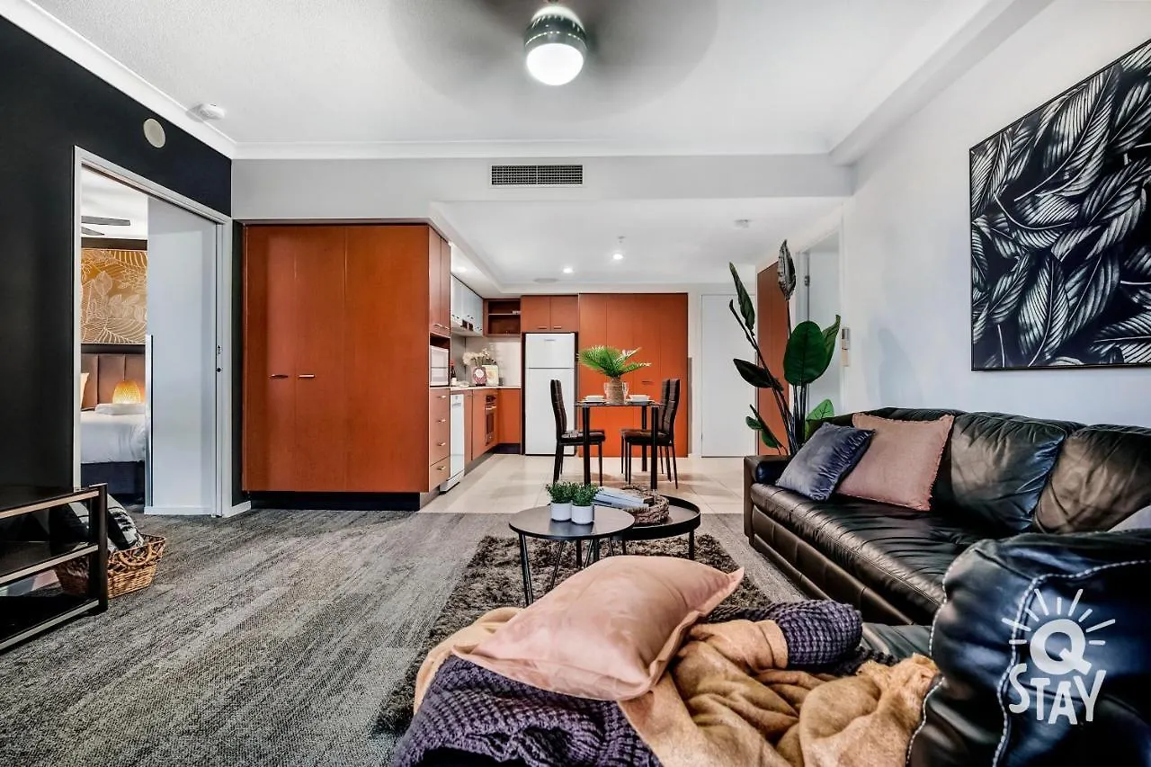 Apartment 2 Bedroom 1 Bathroom - Centre Of Surfers Paradise, Chevron Renaissance
