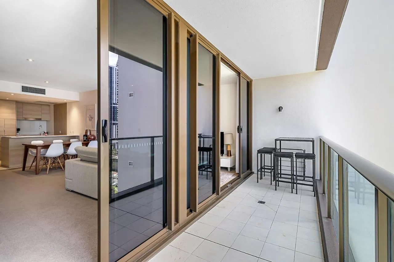 Seaside Serenity Broadbeach Ocean View Paradise Apartment *