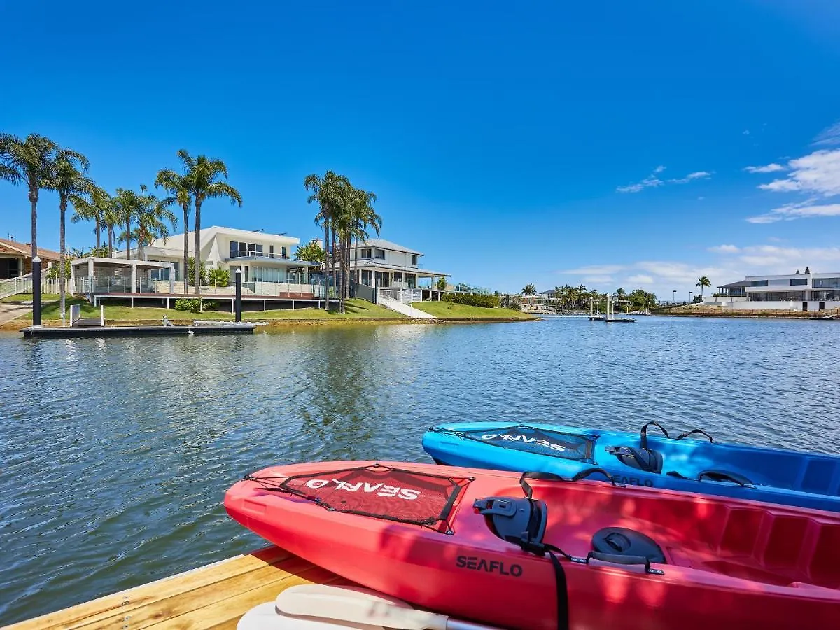 Holiday home Spacious 4-bedroom Waterfront With A Pool