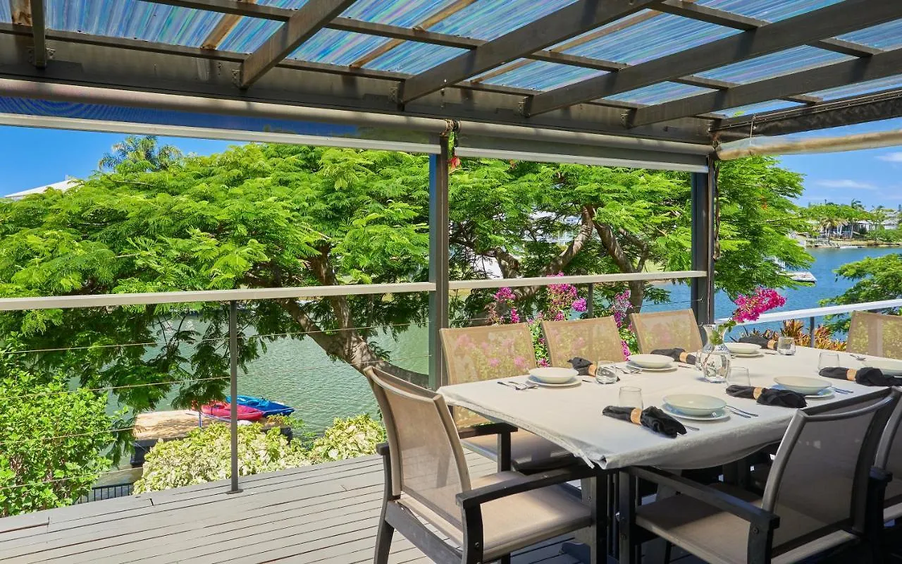 Spacious 4-bedroom Waterfront With A Pool Gold Coast