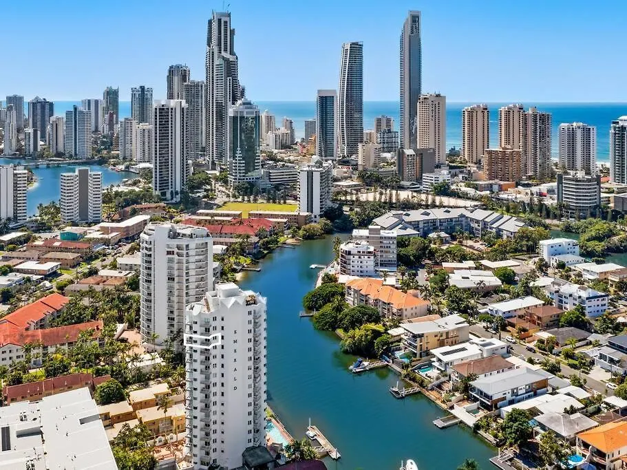 Amazing Views Surfers Paradise 2 Bedroom Unit Close To Everything *