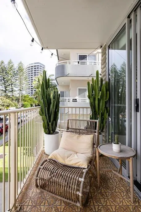 Chic Beachside Getaway 2br 2bath Fully Equipped Apartment