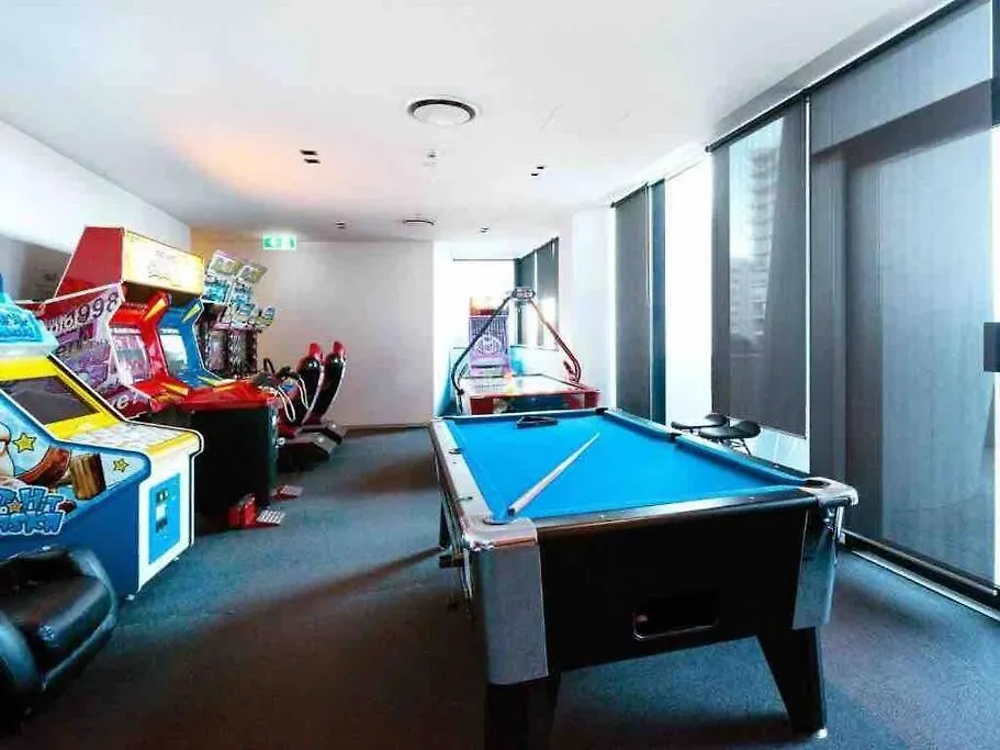 Apartment 2 Bedroom Great Ocean Views In Heart Of Surfers Paradise Gold Coast