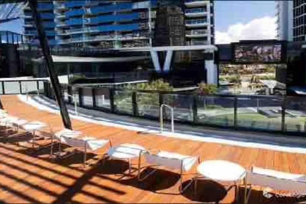 2 Bedroom Great Ocean Views In Heart Of Surfers Paradise Apartment Gold Coast