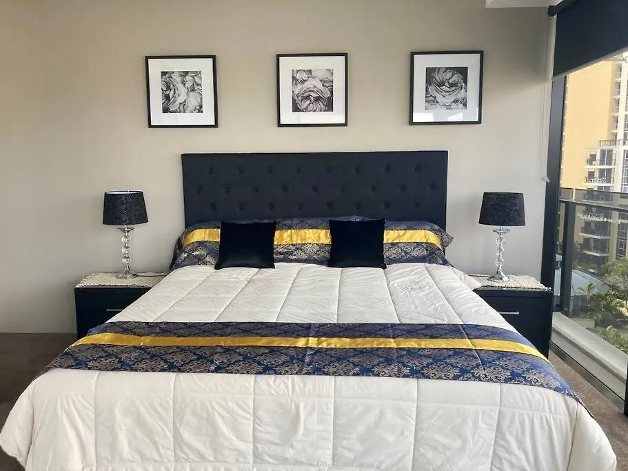 2 Bedroom Great Ocean Views In Heart Of Surfers Paradise Apartment Gold Coast
