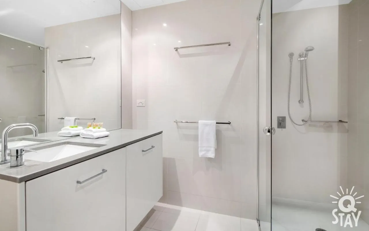 Spectacular Family Kids Free 3 Bedroom Ocean At Circle On Cavill - Q *