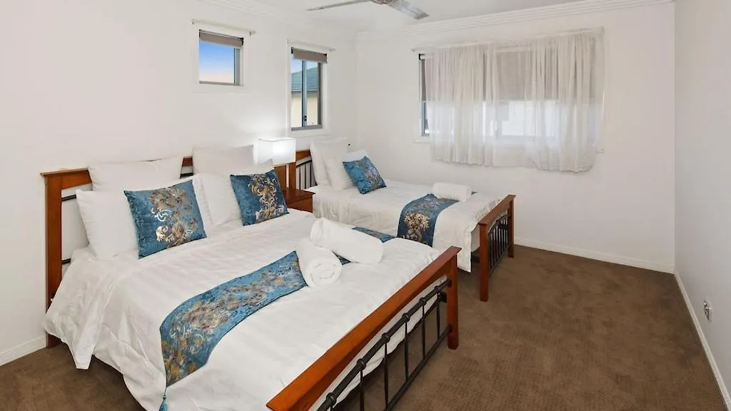 Holiday home Luxury Waterfront House Close To Theme Parks And Shops Gold Coast