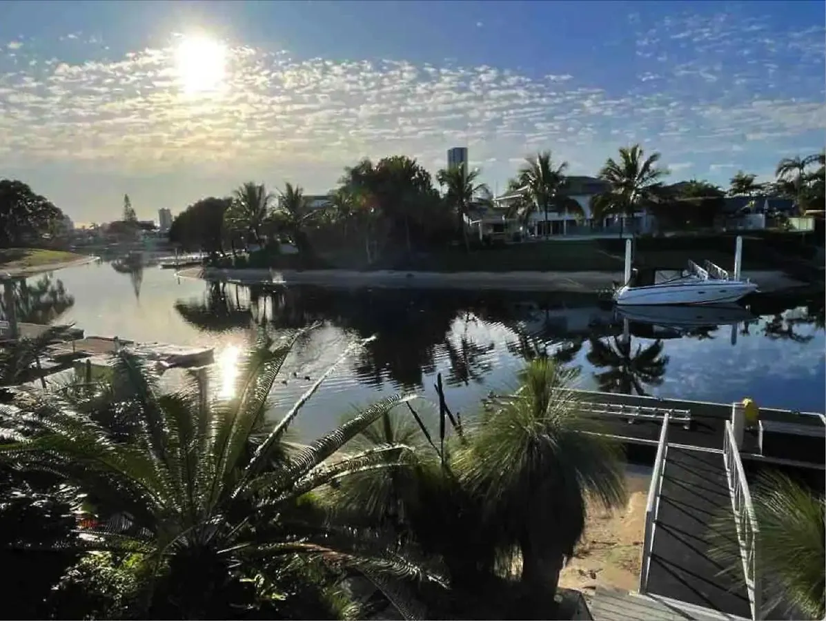 Feriehus Broadbeach - Heated Pool - Sleeps 7