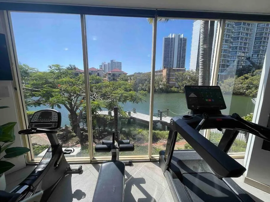 Apartment 3 Blocks To Surfers Paradise Gold Coast