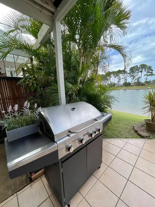 Tranquil Oasis On Pine Holiday home Gold Coast