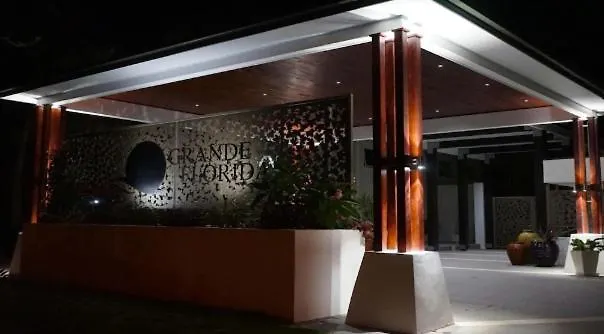 Grande Florida - Hosted By Burleigh Letting *