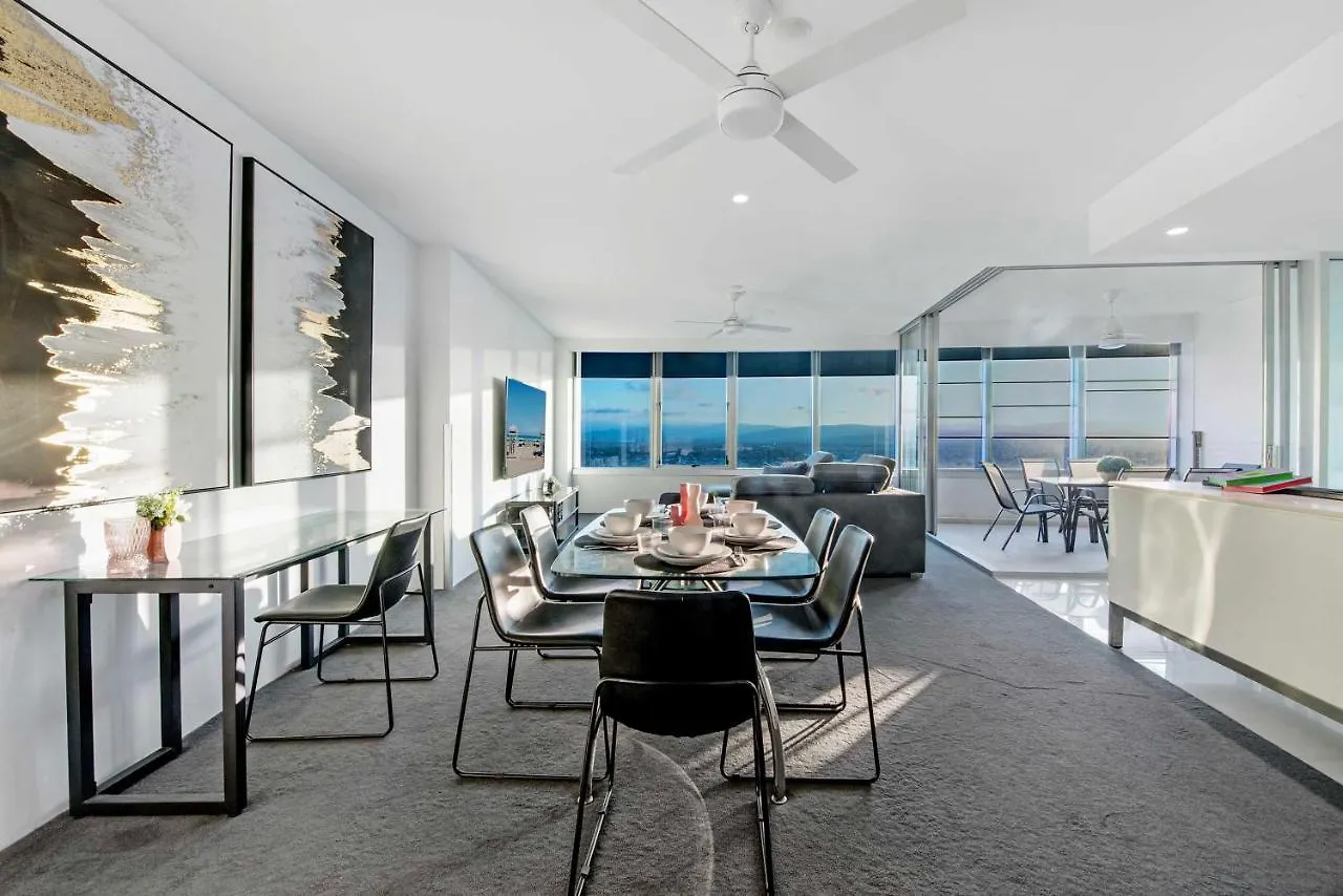 Q Tower At Surfers Paradise - From Level 3 - Private & Self Contained Apartment *
