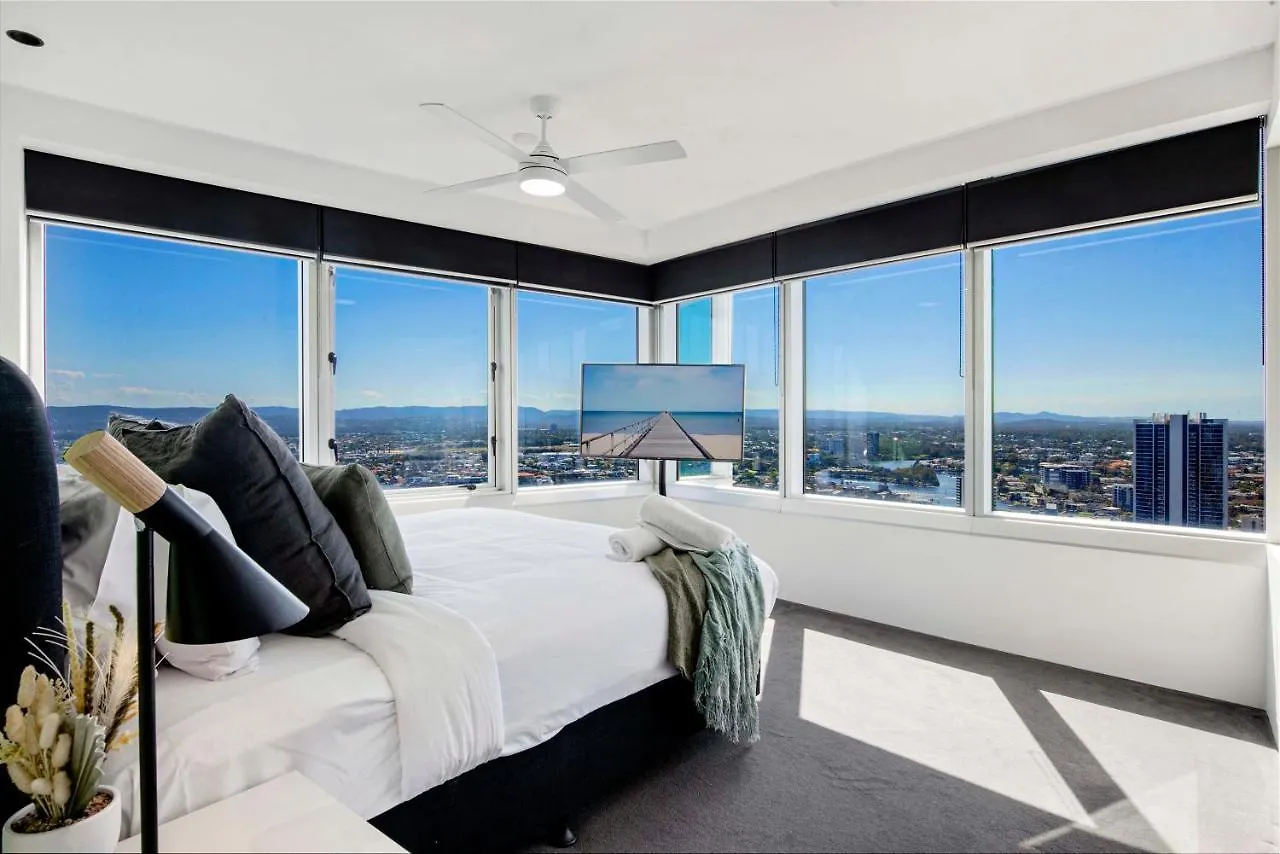 Q Tower At Surfers Paradise - From Level 3 - Private & Self Contained Apartment Gold Coast