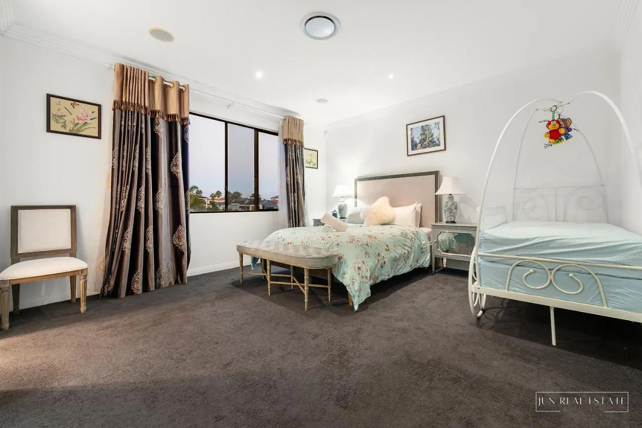 Stunning Prestige Holiday home Gold Coast