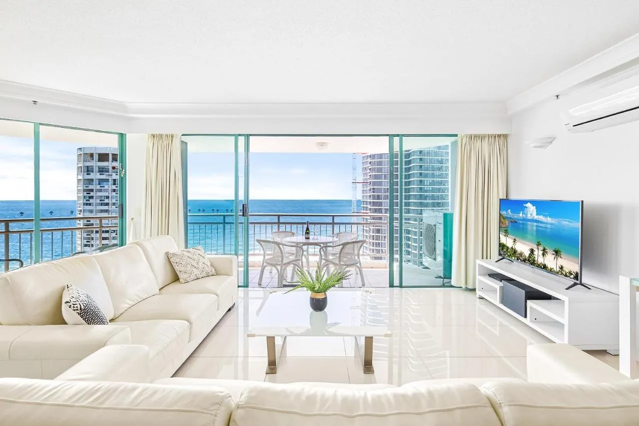 Crown Towers - Private 3 Bedroom Apartment