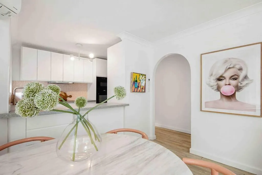 Διαμέρισμα Blush On Broadbeach- Beachside And Pet Friendly, 3rd Floor Walk Up *