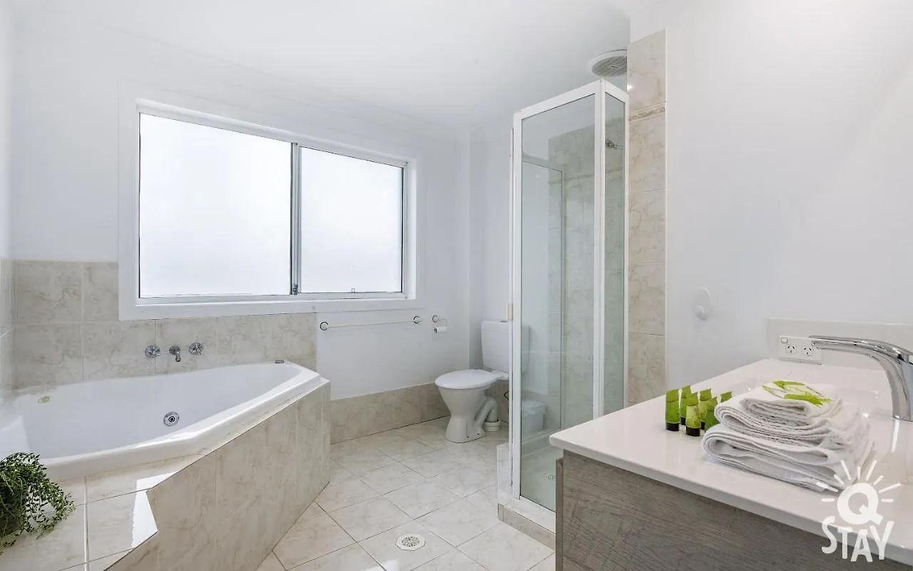 Villa 3 Bedroom Villa's In Surfers Paradise - Q
