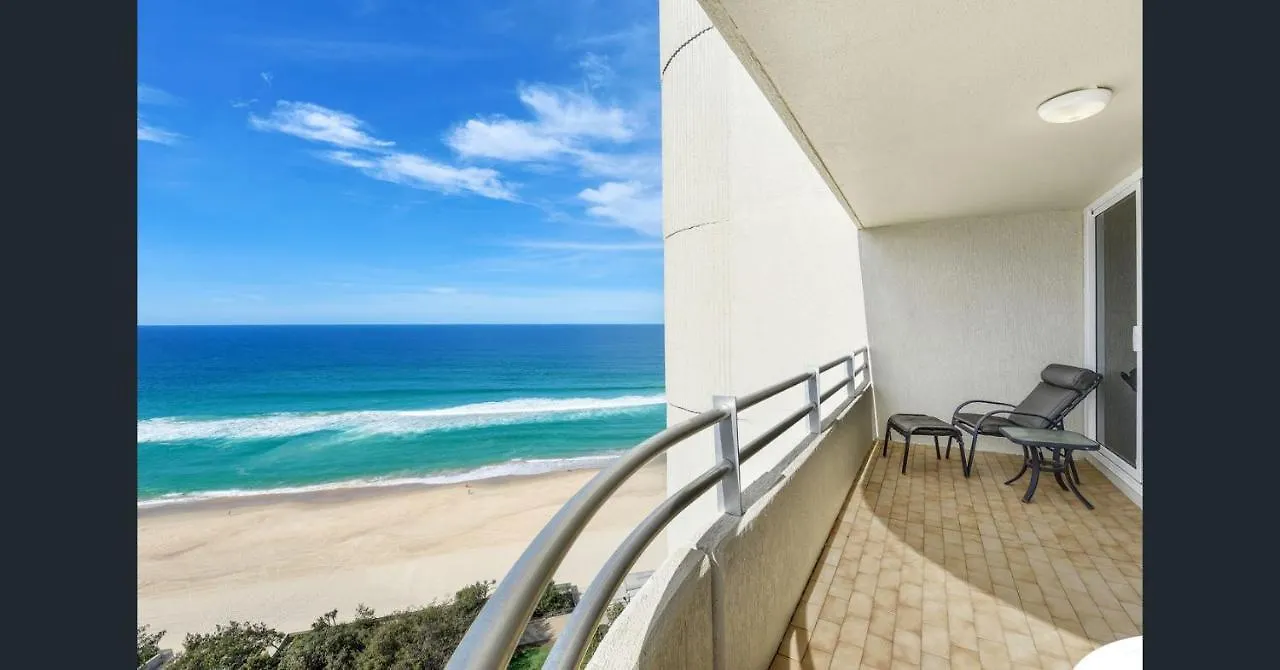 מלון דירות Zenith Ocean Front 3*