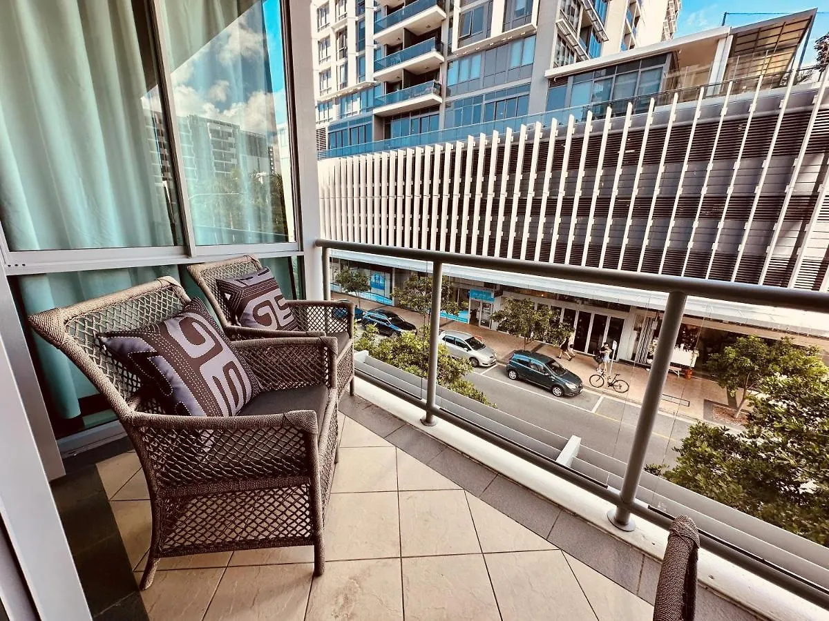 Exquisitely Furnished 2 Bedroom Apartment! *